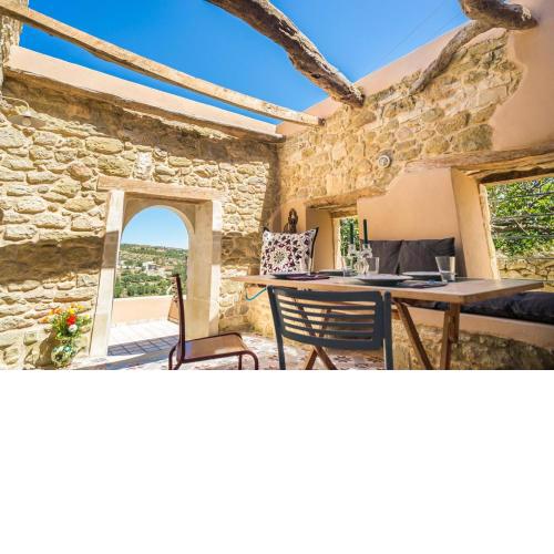 Joy: Artist's Stone House With Countryside Views