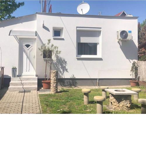 Judy Pipacs Apartman