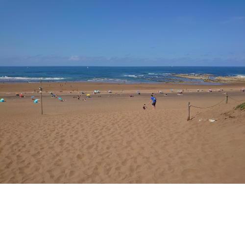Junto a las playas,dos terrazas y vistas al mar