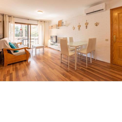 Just Oliver Holidays - Oromar Cap Salou