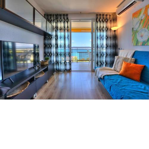 Just Oliver Holidays- CYE VIII Cap Salou