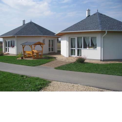 Kabóka Lovastanya (riding stable) Apartman