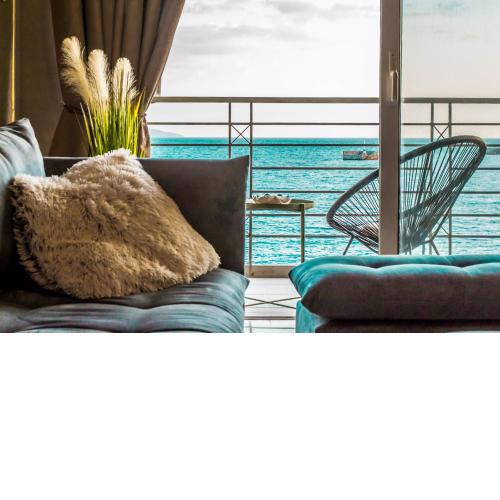 Kalamata Seaside Getaway, Into the Blue Luxury Suite