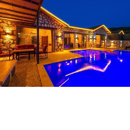 Kalkan'da 2 Yatak Odalı Jakuzili Villa-Villa Seabird