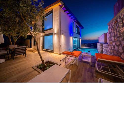 Kalkanda Korunaklı Tatil Villası