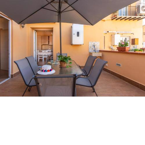Kalsa Apartment with Terrace by Wonderful Italy