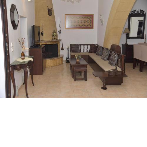 KAMARA traditional house