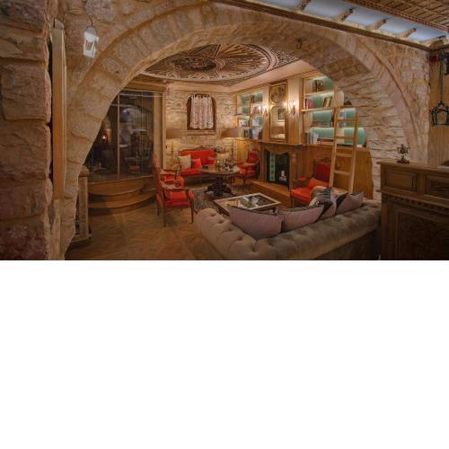 KAMARES Historic Boutique Hotel & Spa
