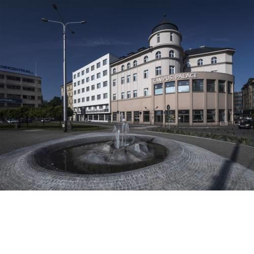 Kampus Palace