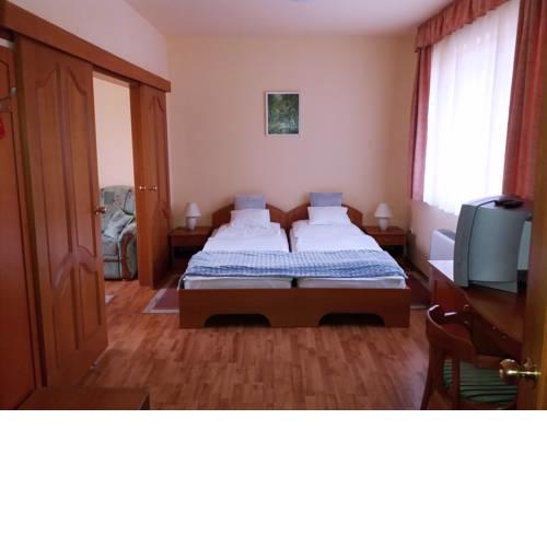 Karádi Hotel