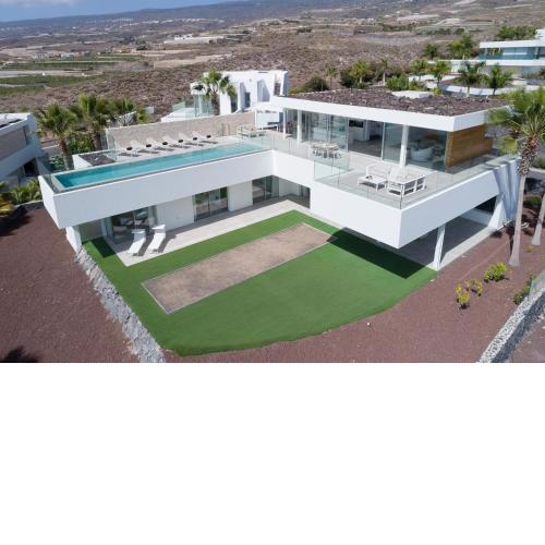 KARAT Villa Zambrano - INCLUDES GOLF CART and DAILY MAID SERVICE