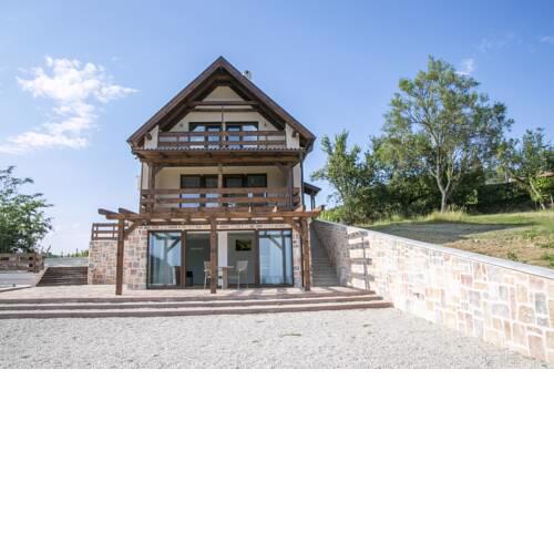 Kardos Villa