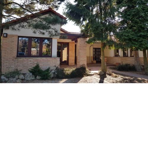 Kardos Villa