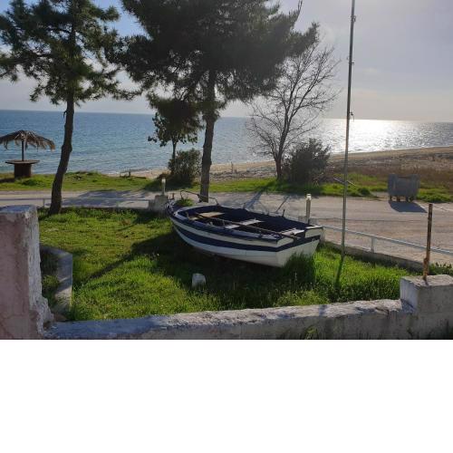 Kariani Beach Apartment