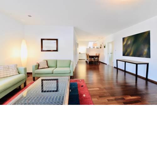 Karlsgasse lll attic flat by Easybnb