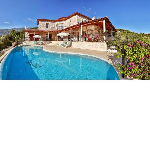 Kaş, deniz manzaralı, 8 kişilik villa