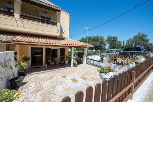 Katrin Studio kefalomandouko Corfu