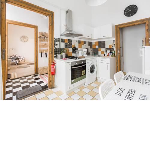 Kazinczy 10 Apartment