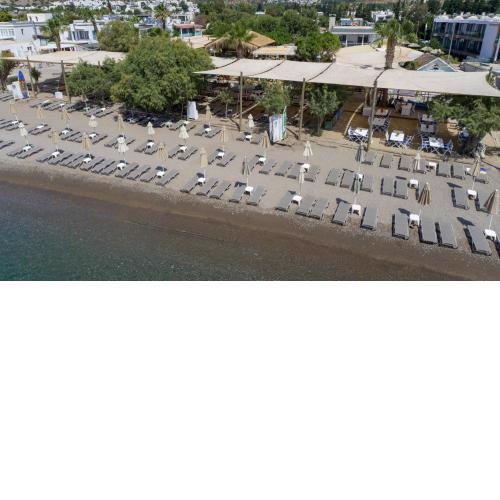 Kefi Beach & Suites