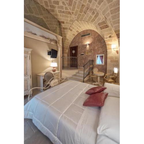 Kelina Charme Hotel by Cantine Due Palme