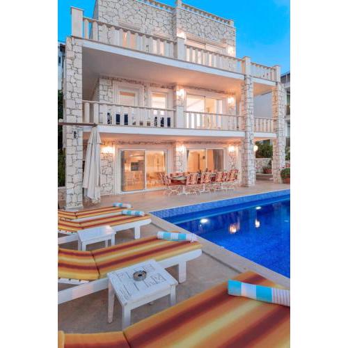 Ketchy Villa , Sleeps 14 , Heated Infinity pool , Wifi , Sunset in Kalkan