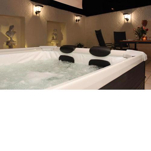 KG Acropolis Escape Spa Apartment