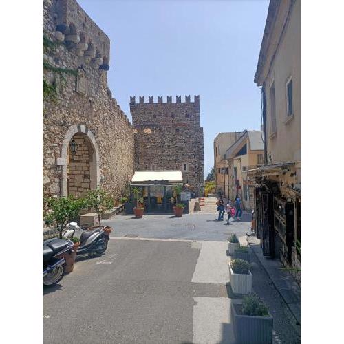 KHALISA grazioso appartamento a taormina