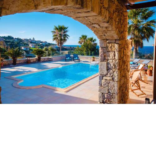 Kiki's Seaview Villa