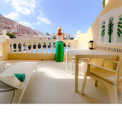 King Bed, Pool View, Fast Wi-Fi - Mint Studio Castle Harbour