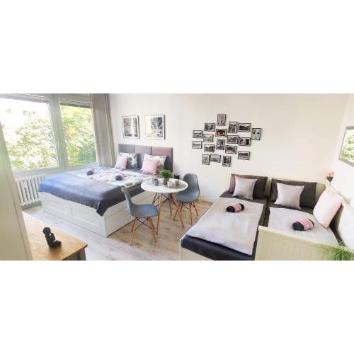 King Size Sunny Home 19 minutes to Center