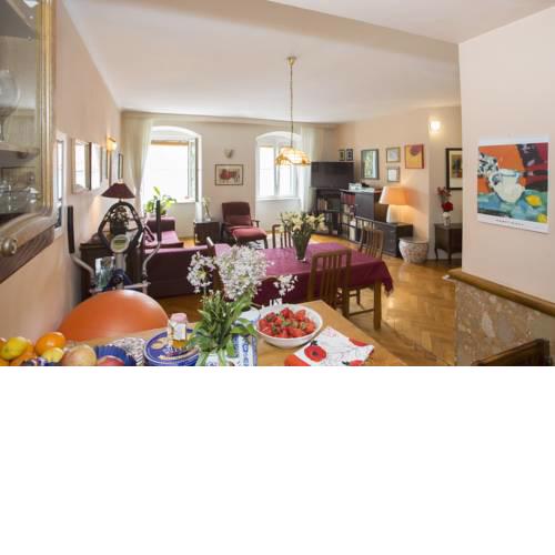 King Tom Apartment