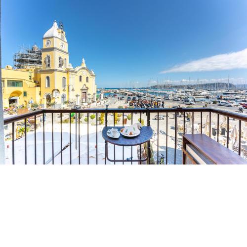 Kisses House - MARINA GRANDE PORT