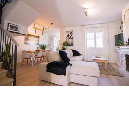 Kite House in town at 100m from the Beach - TWR