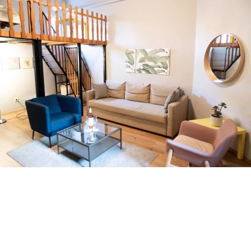 KLAU10 Studio Apartment In Party District.