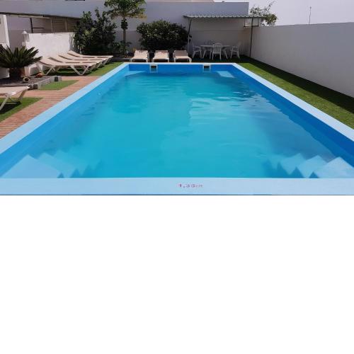 Kleine Ferienanlage mit Pool, Spielplatz & Boule im Zentrum