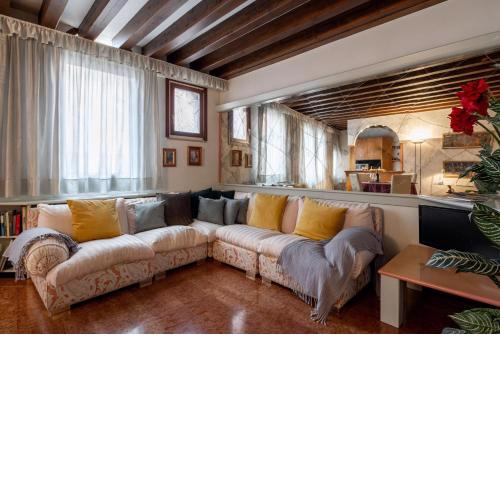 Klimt House