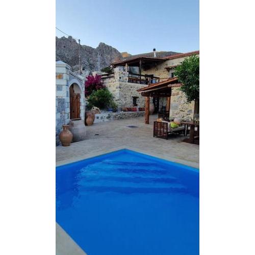 Kliton, cottage house !