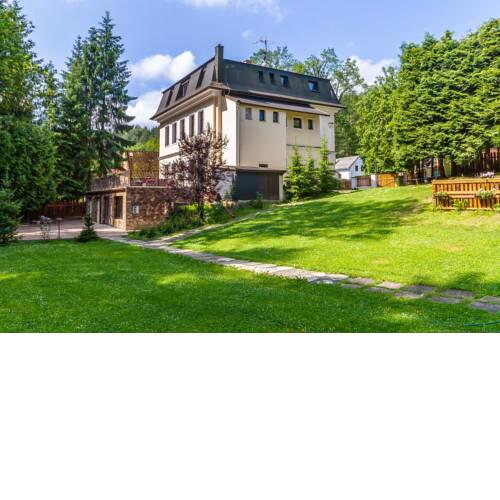 Kokorin Forest Villa