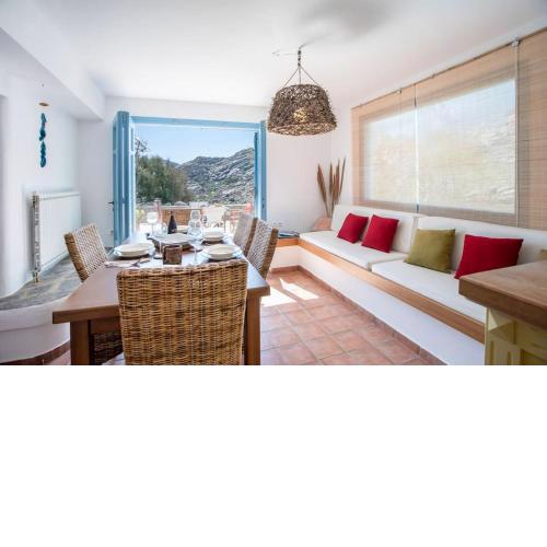 Kolimpithres beach house
