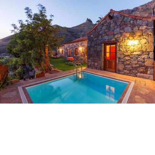 Komfortables Ferienhaus mit privatem Pool und idealer Lage im Naturpark mit Nähe zum Strand