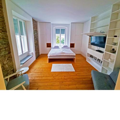Komló Apartman 2