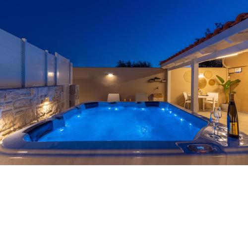 Konstantinos luxury suite