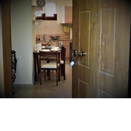 KONSTANTINOS VOURVOUROU APARTMENT
