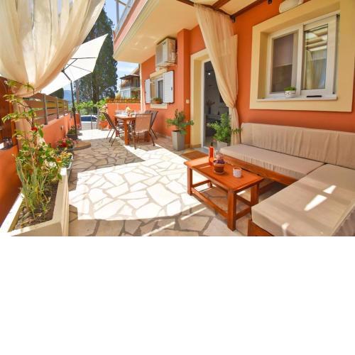 Kosmas Family House