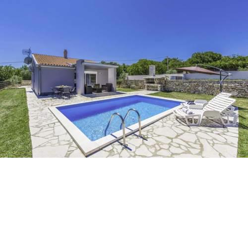 Krasa Villa Sleeps 4 Pool Air Con WiFi