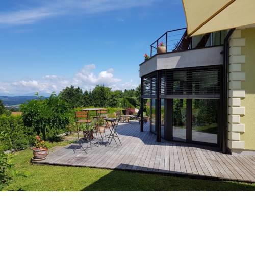Kriška vas, Gujžina holidays