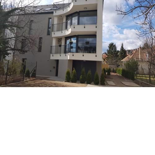 Kriszta Residence
