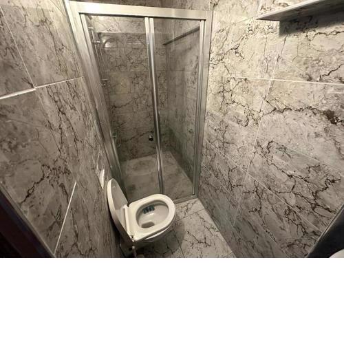 Kuşadası merkez sahile 30 metre