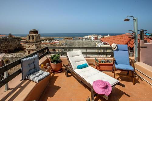 La Barchetta Old Town Home with Seaview