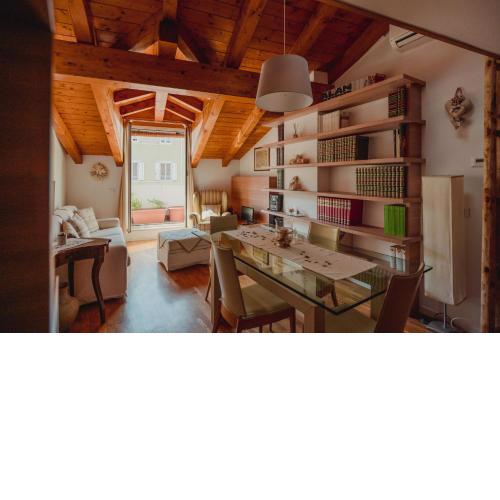 La Briciola - mansarda per 5 - ampia terrazza LT